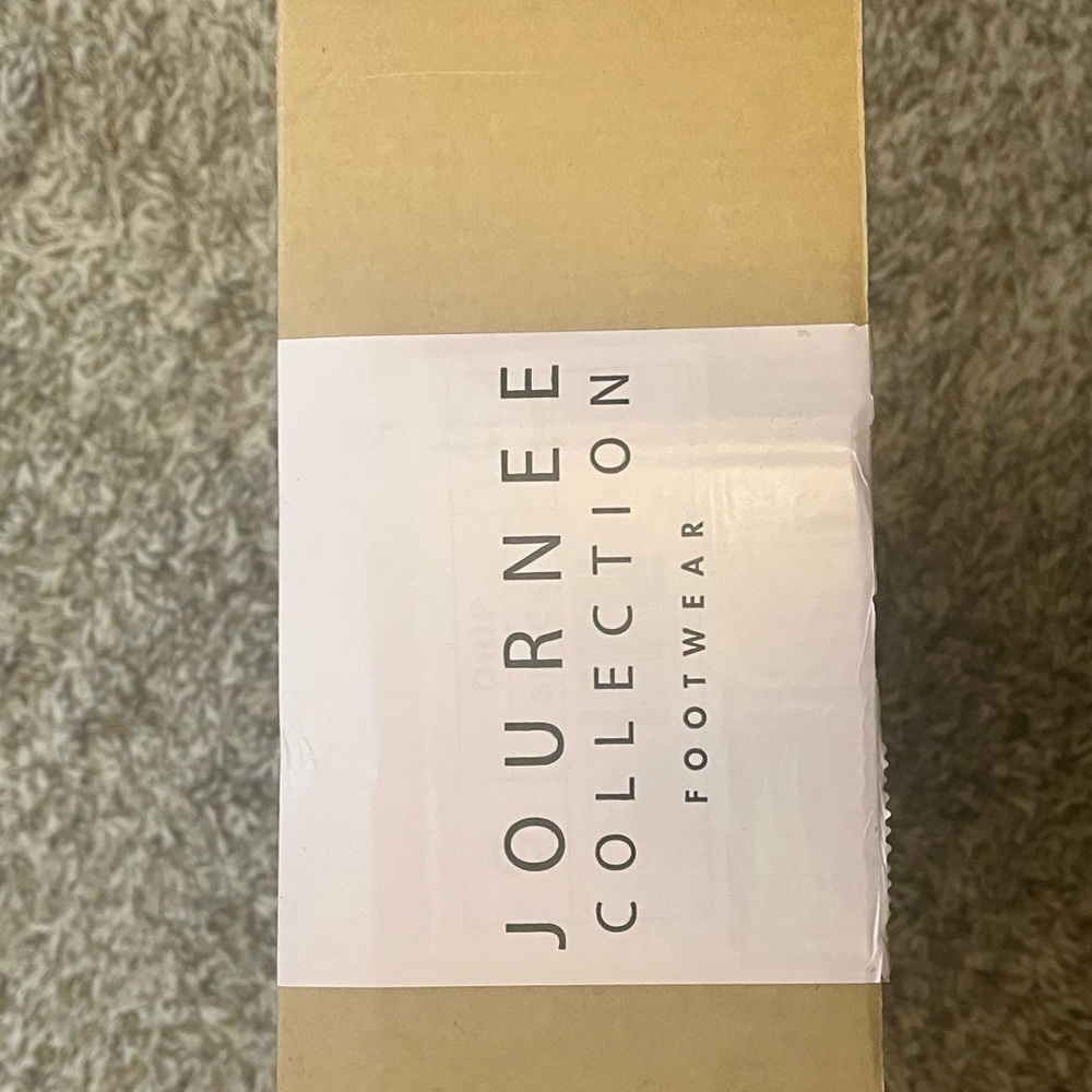 Journee Collection Size 9 Rainboots - BRAND NEW